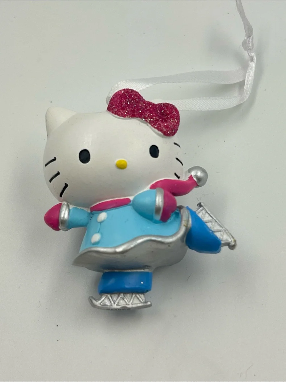 Hallmark Sanrio Hello Kitty Christmas Tree Ornament Ice Skating Pink Blue 2019
